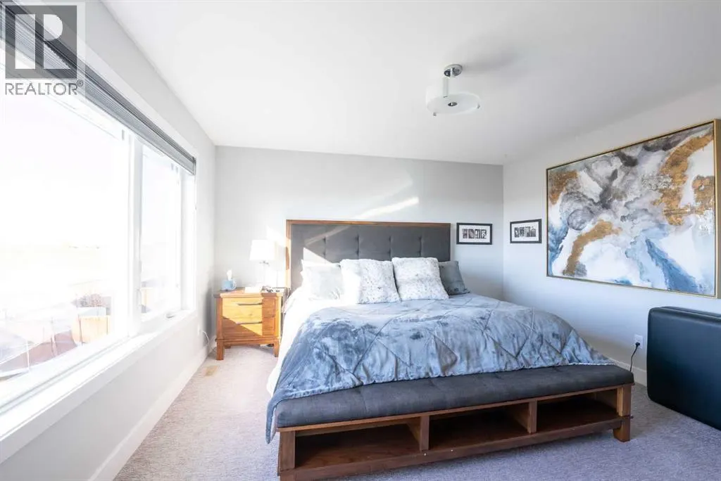 914 Miners Boulevard W