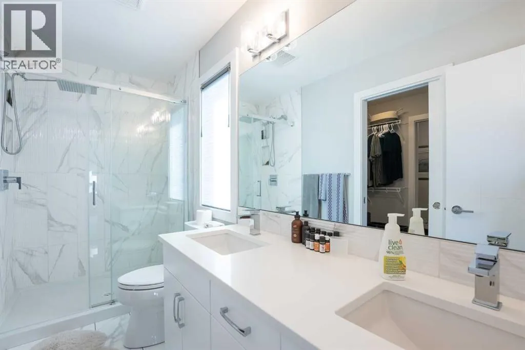 914 Miners Boulevard W