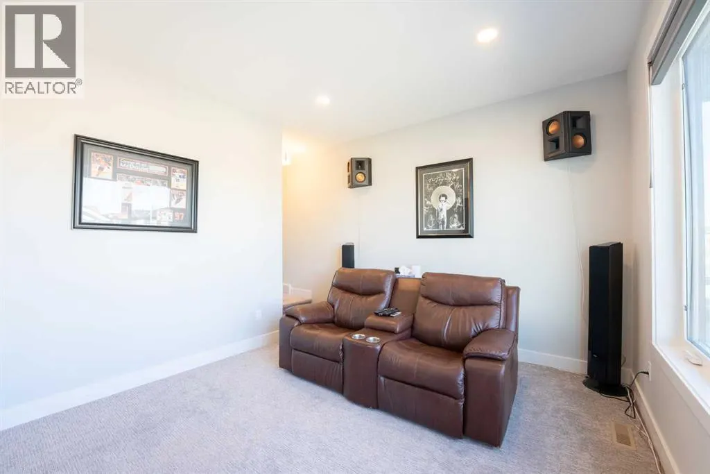 914 Miners Boulevard W