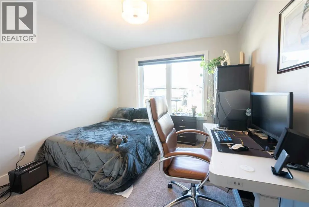 914 Miners Boulevard W