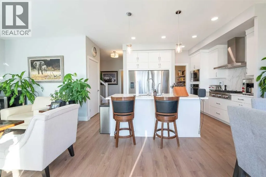 914 Miners Boulevard W