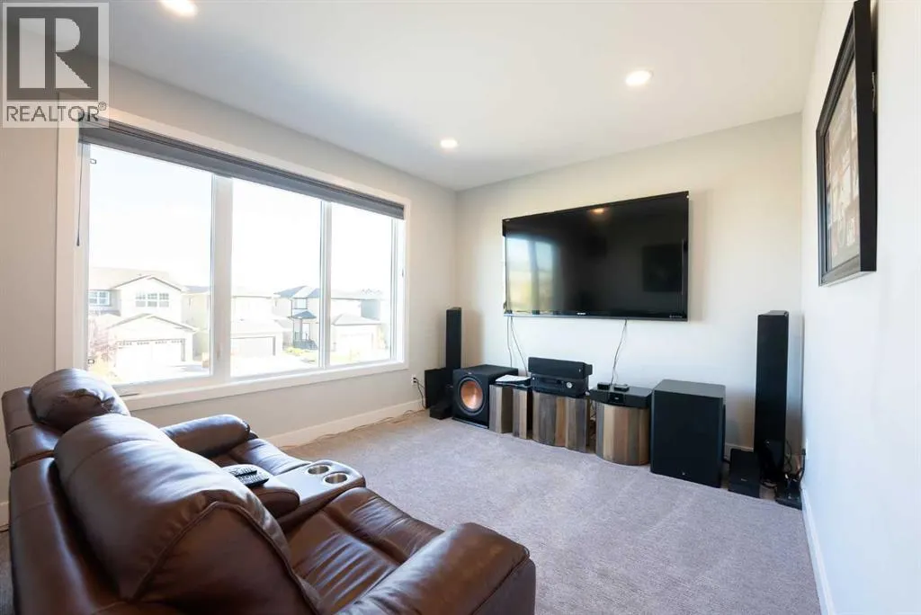 914 Miners Boulevard W