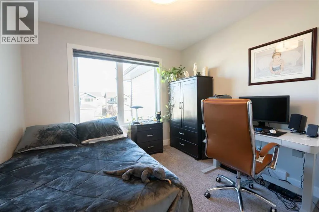 914 Miners Boulevard W