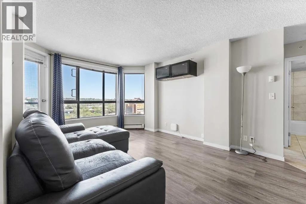 910, 1111 6 Avenue SW