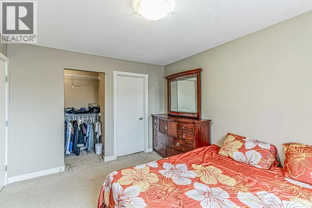 535 Redstone View NE