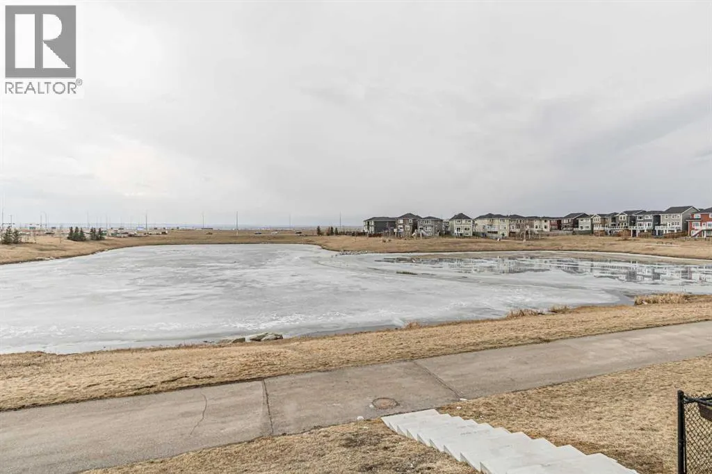 535 Redstone View NE