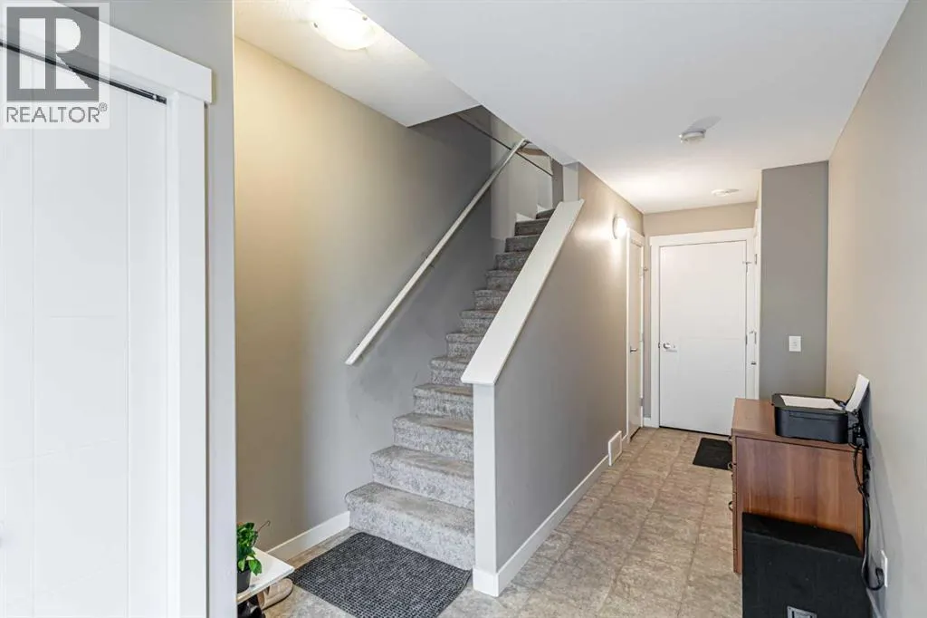 535 Redstone View NE