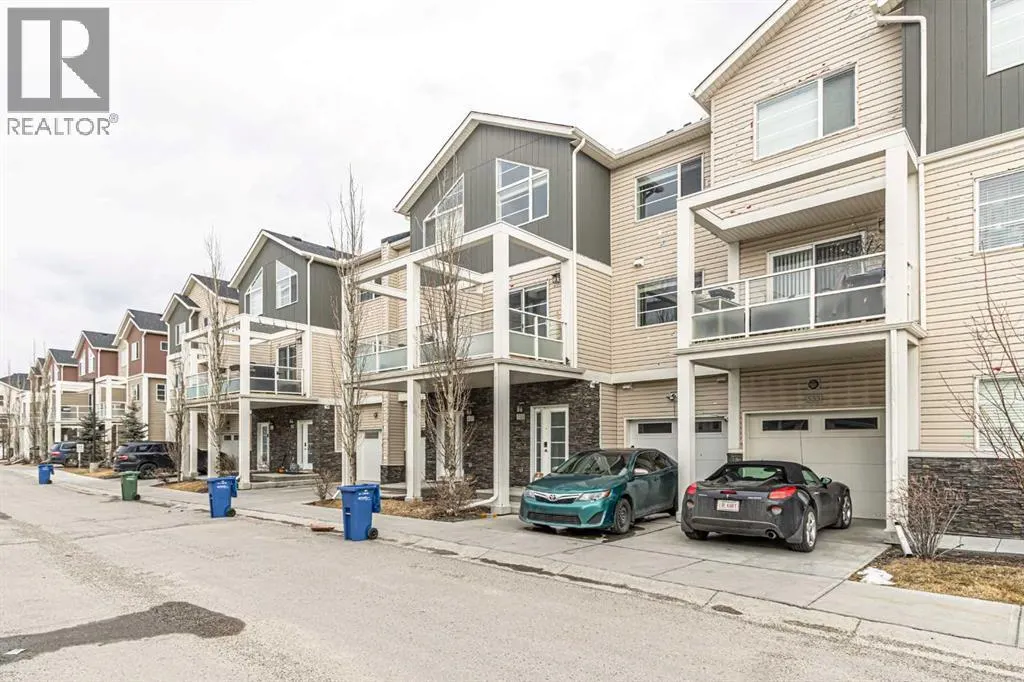 535 Redstone View NE