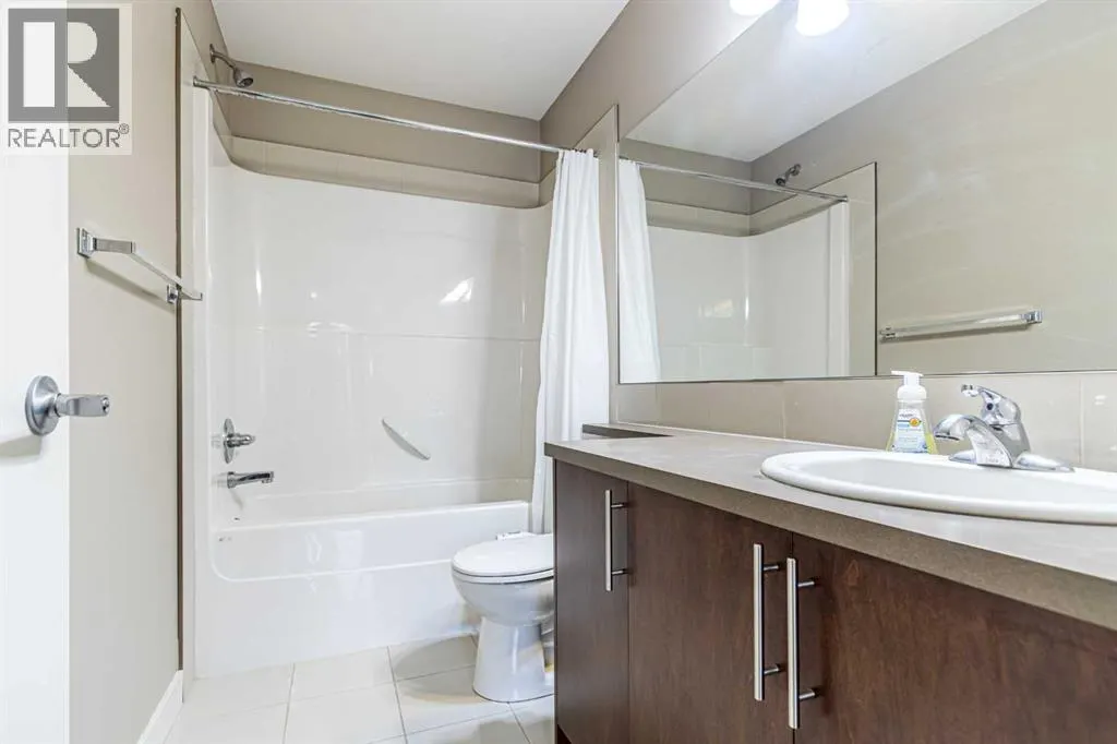 535 Redstone View NE