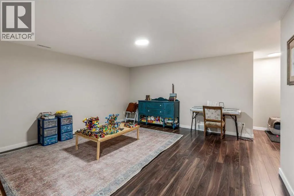 225 Lasalle Terrace W