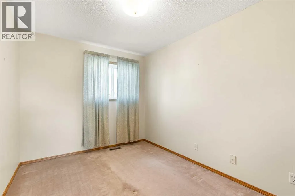 131 Tipping Close SE