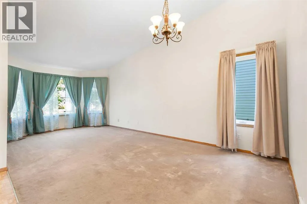 131 Tipping Close SE