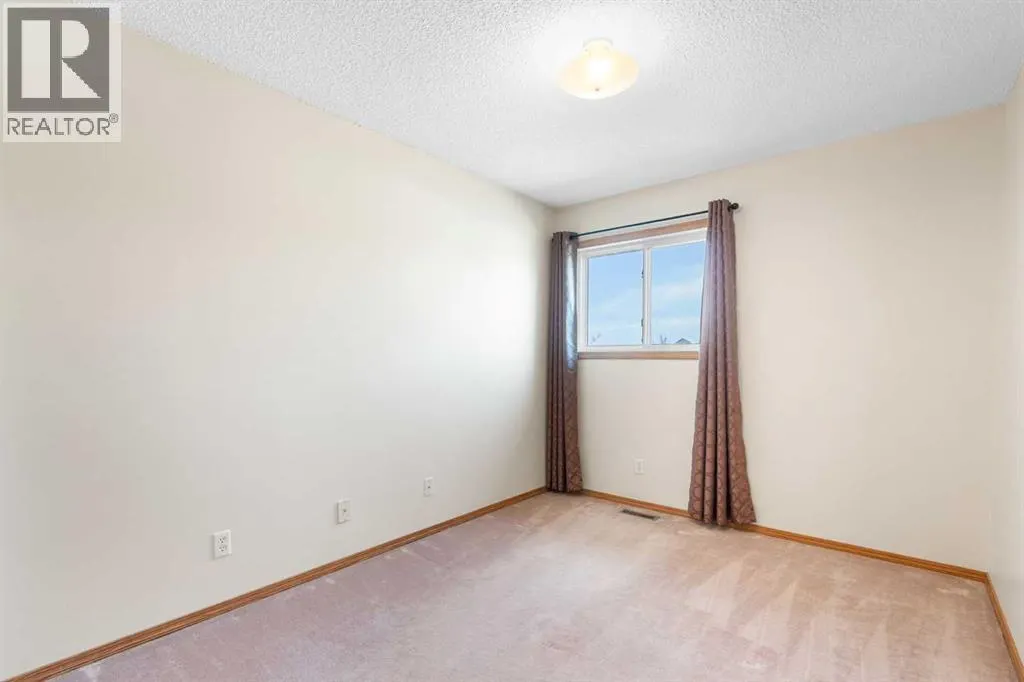 131 Tipping Close SE