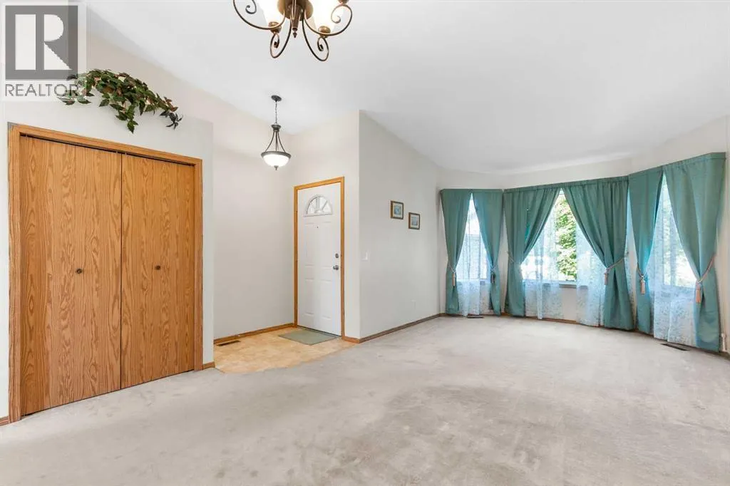 131 Tipping Close SE