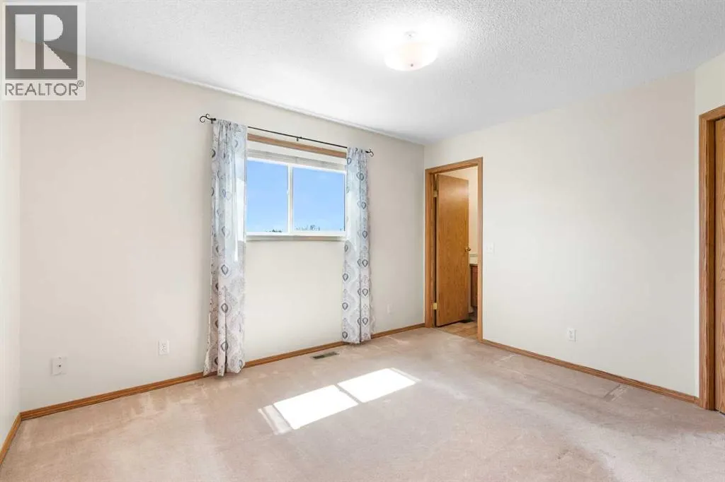 131 Tipping Close SE