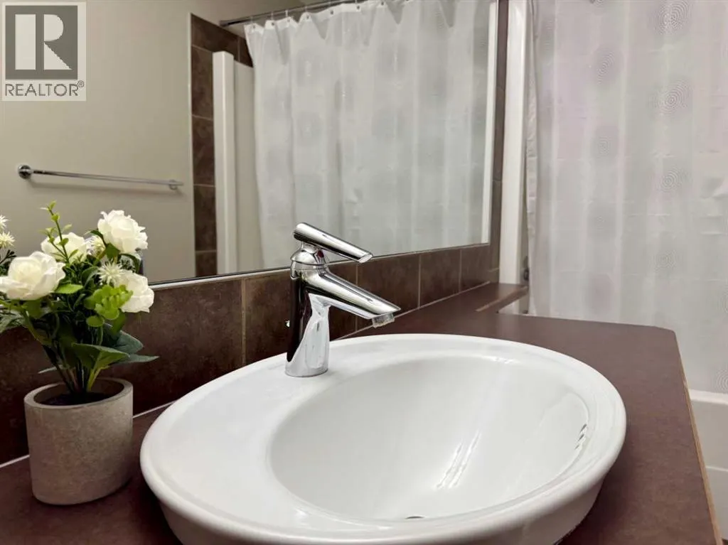 220, 15304 Bannister Road SE