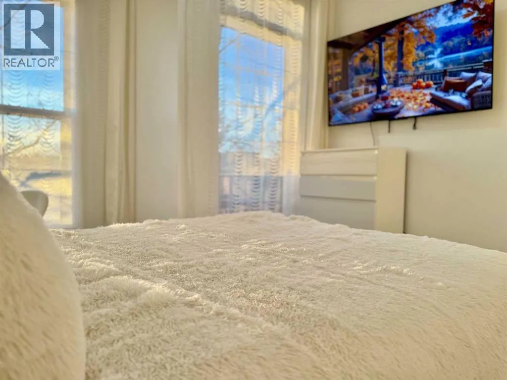 220, 15304 Bannister Road SE