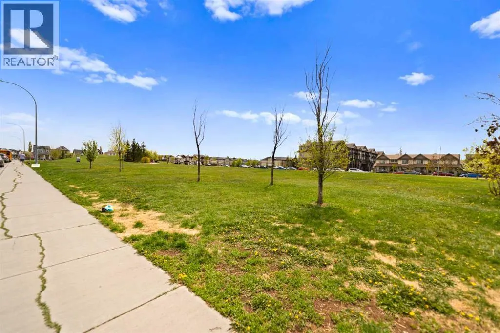 81 Copperpond Landing SE