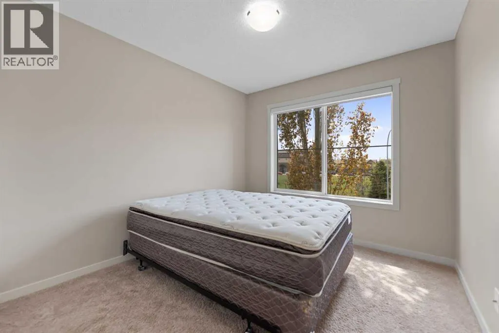 81 Copperpond Landing SE