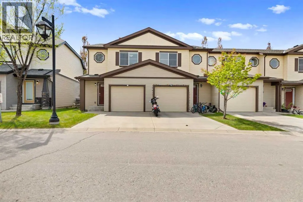 81 Copperpond Landing SE
