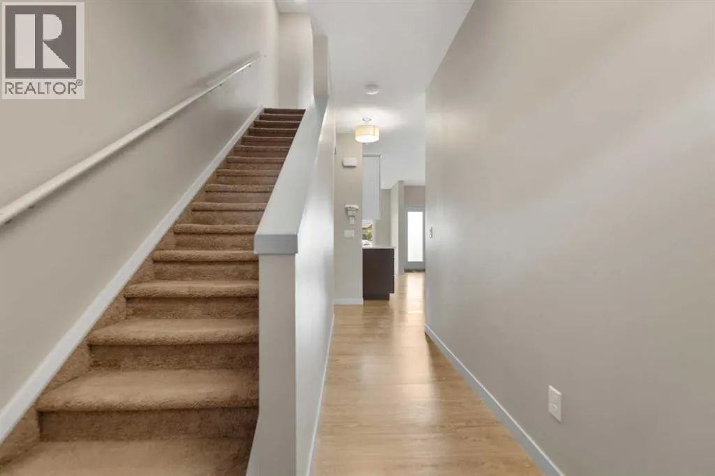 81 Copperpond Landing SE
