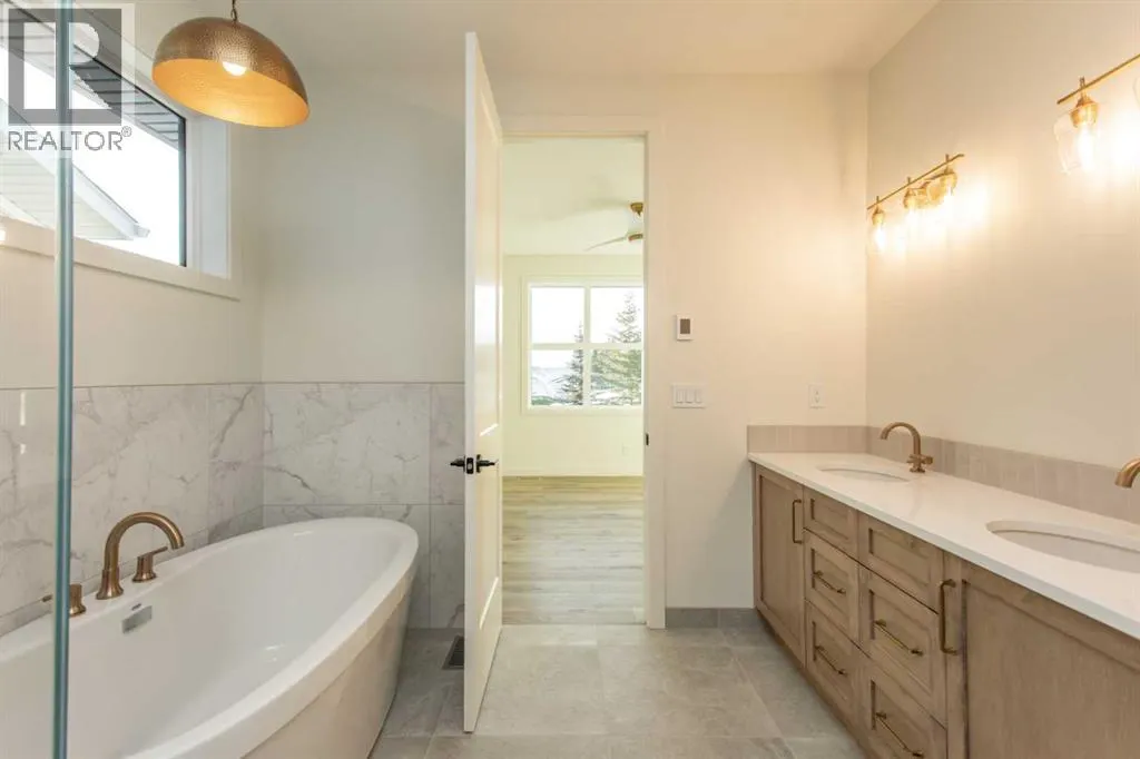 20 Emmett Crescent