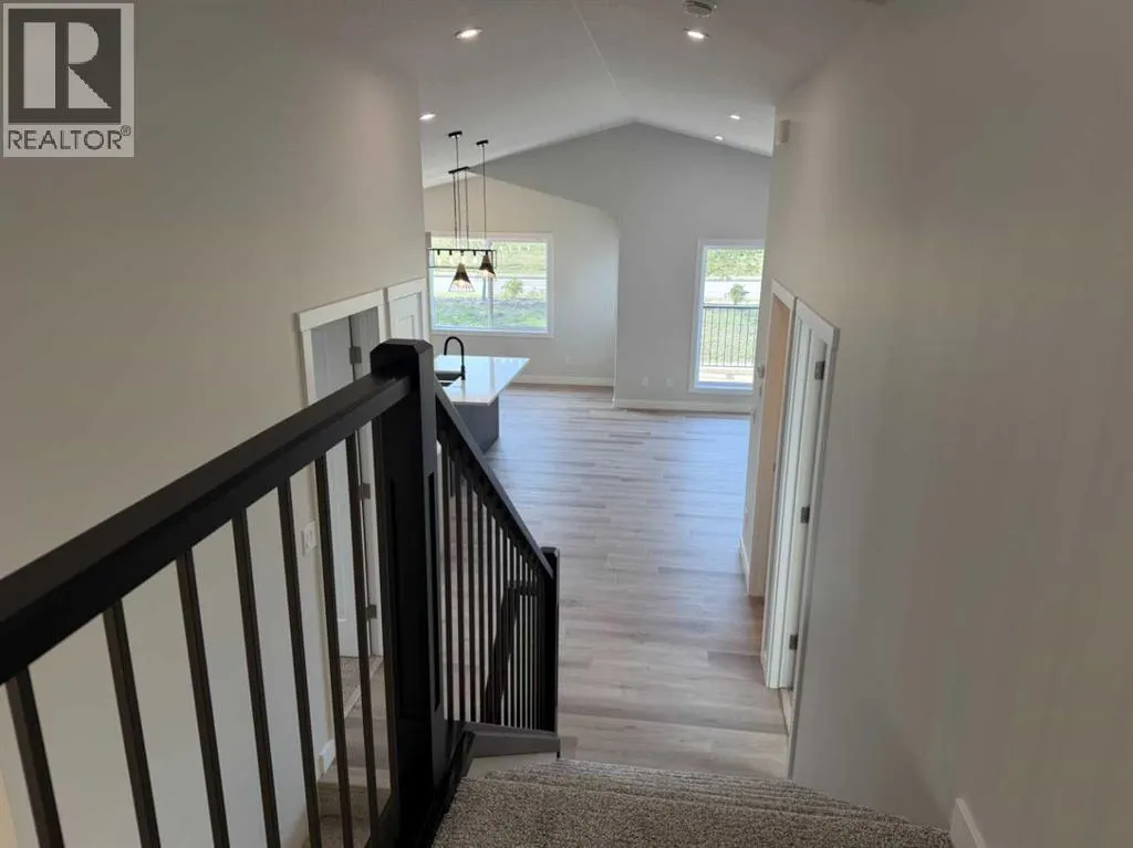 52 Emmett Crescent