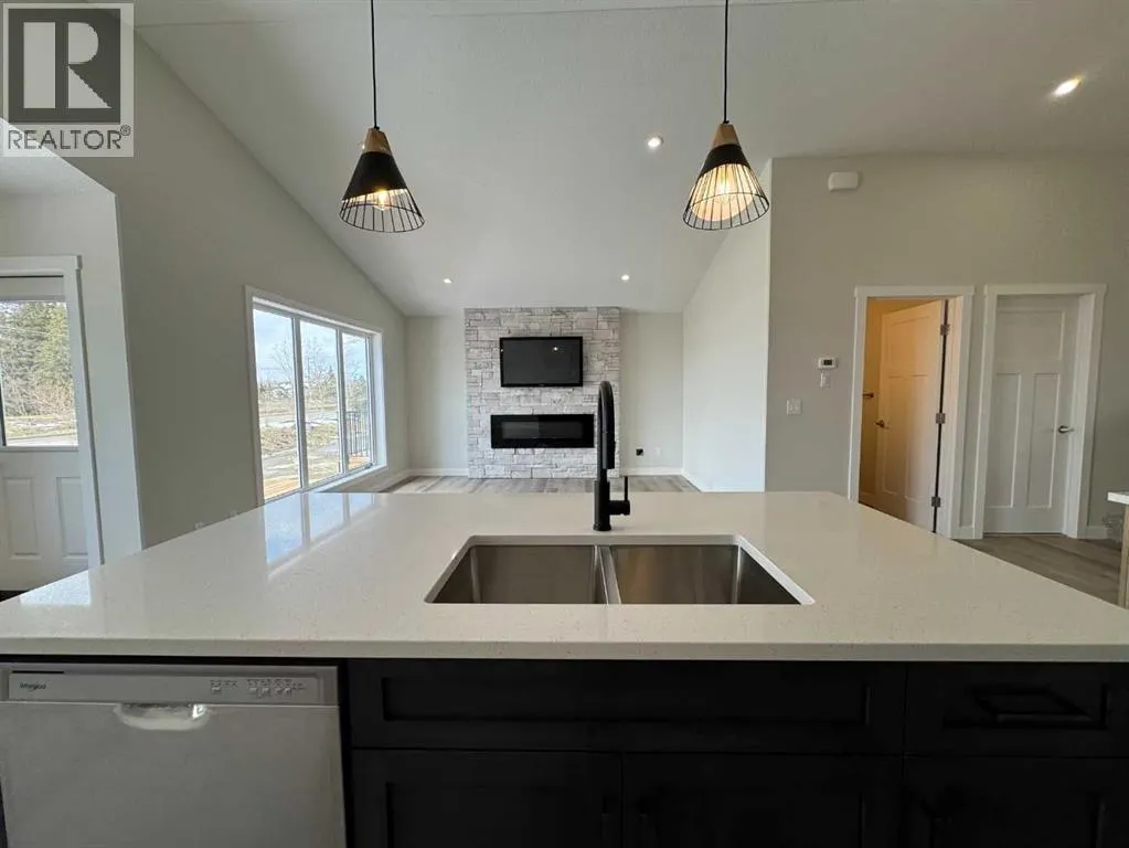 52 Emmett Crescent