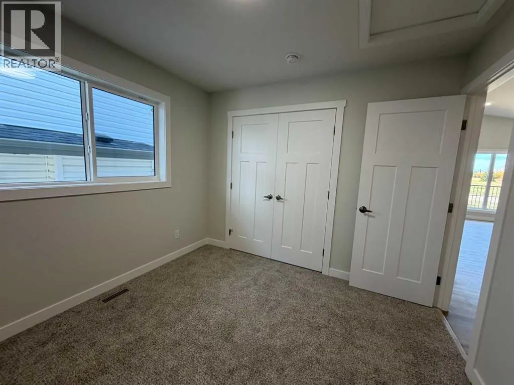 52 Emmett Crescent