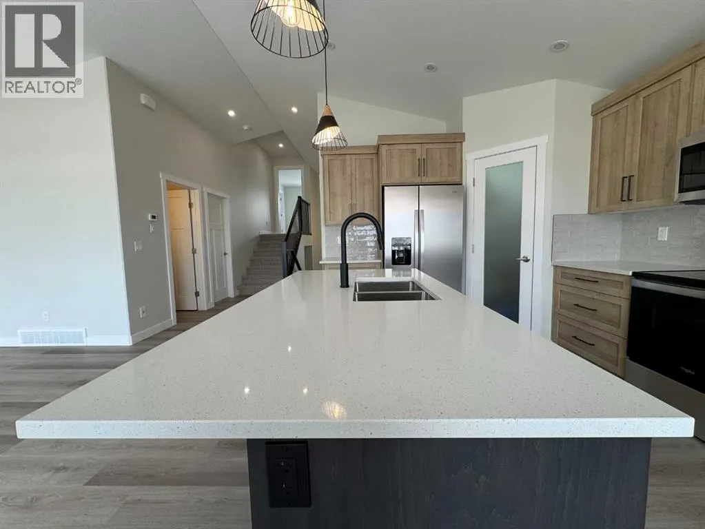 52 Emmett Crescent