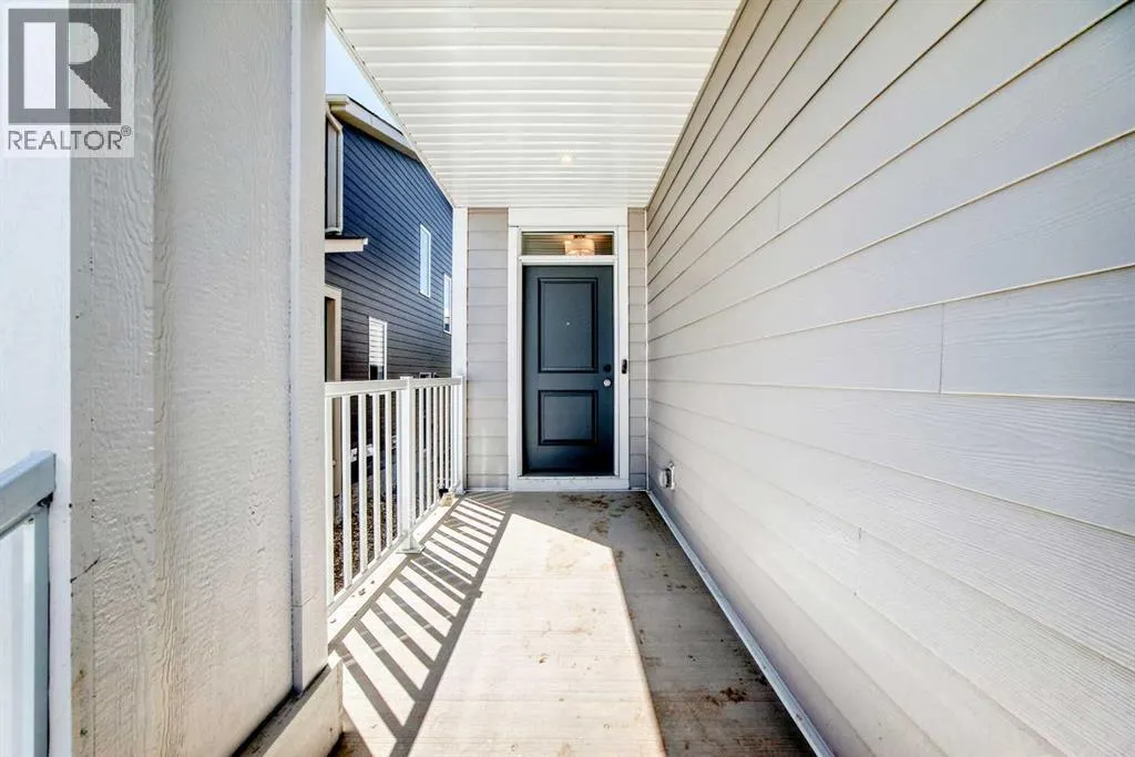 547 Mercado Avenue SE