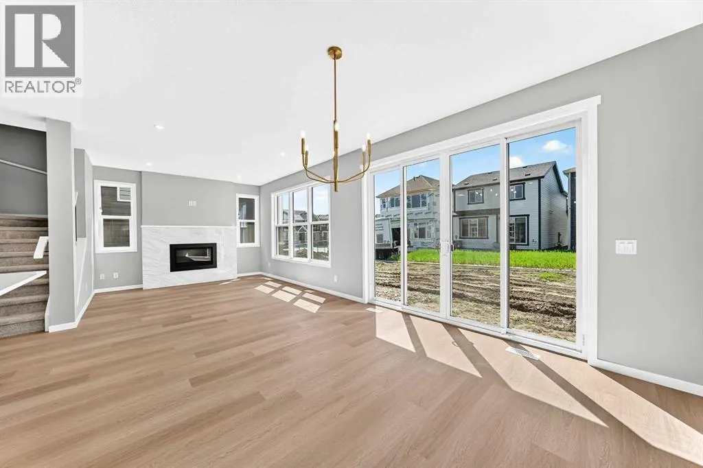 547 Mercado Avenue SE