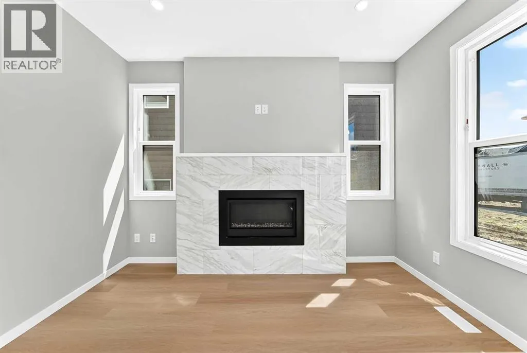 547 Mercado Avenue SE