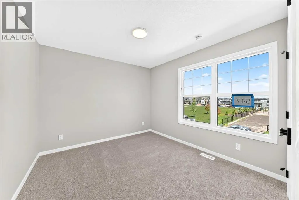 547 Mercado Avenue SE