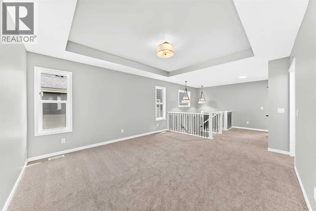 547 Mercado Avenue SE