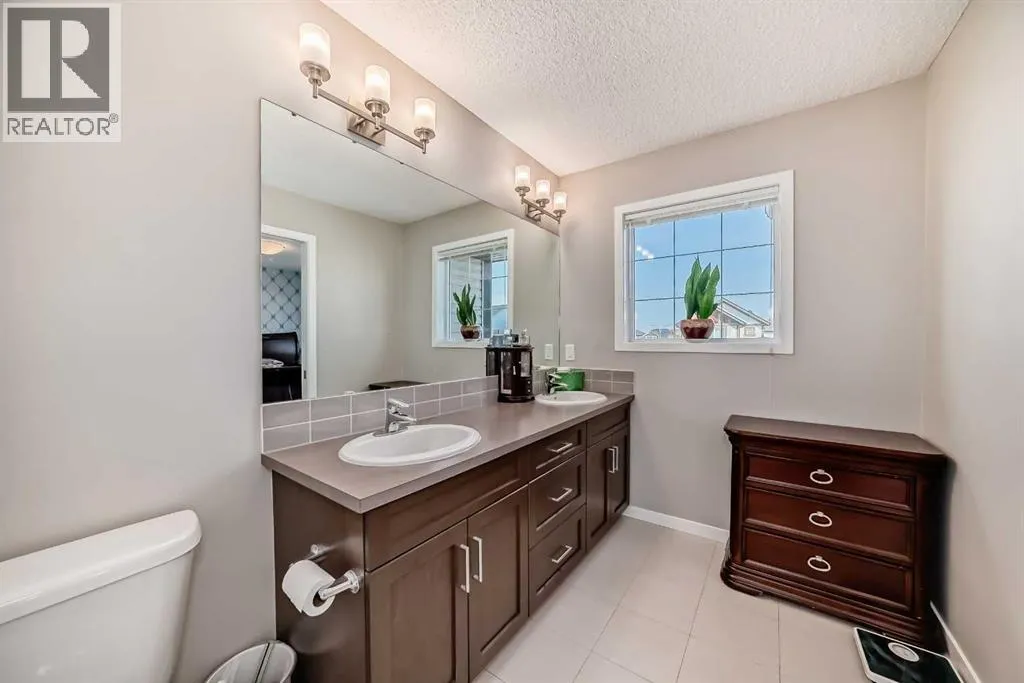 9 Copperpond Avenue SE