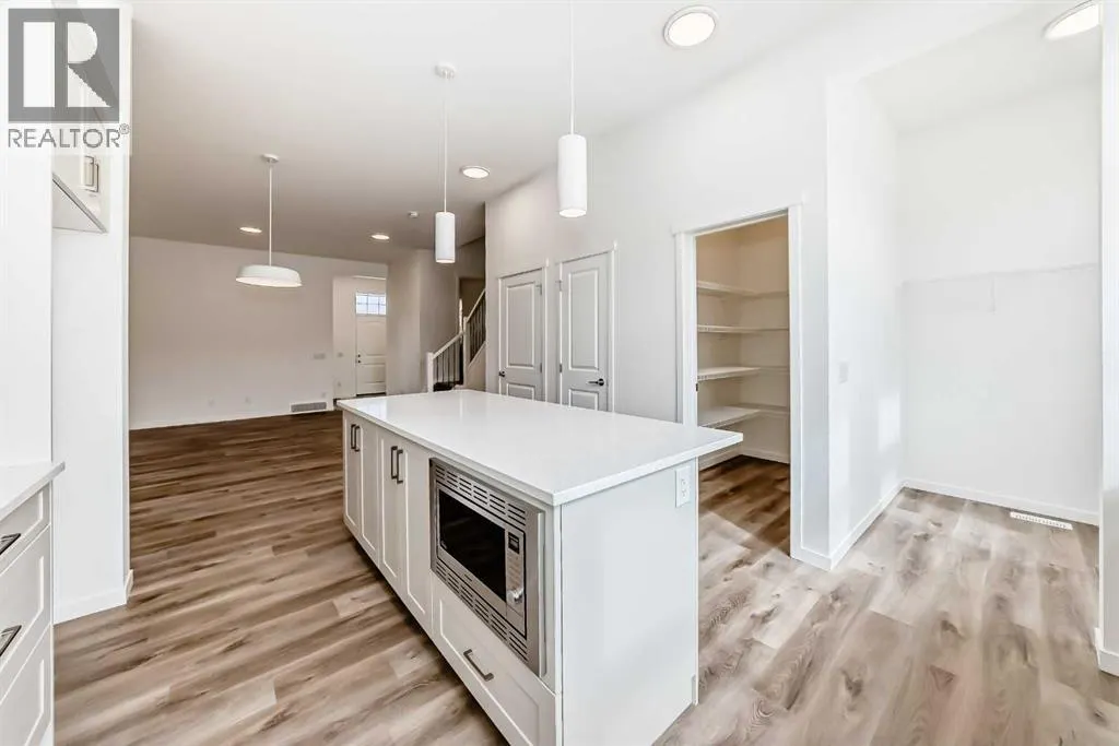 36 Mercado Road SE