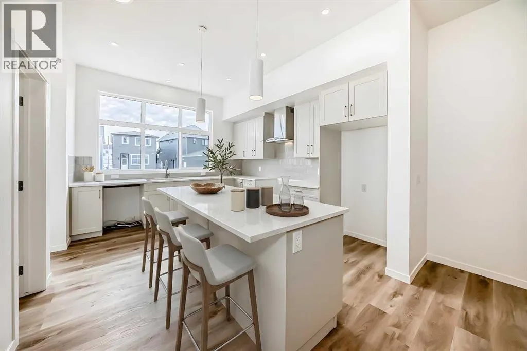 36 Mercado Road SE