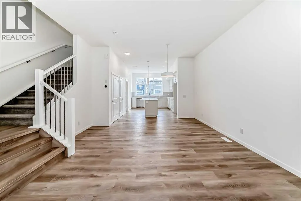 36 Mercado Road SE