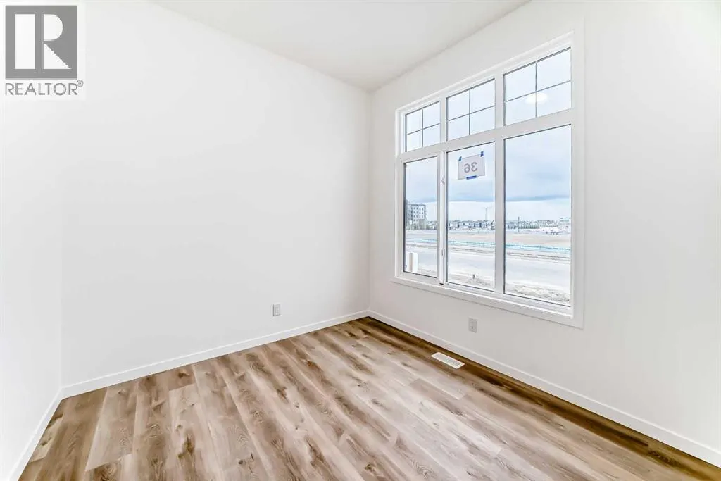 36 Mercado Road SE