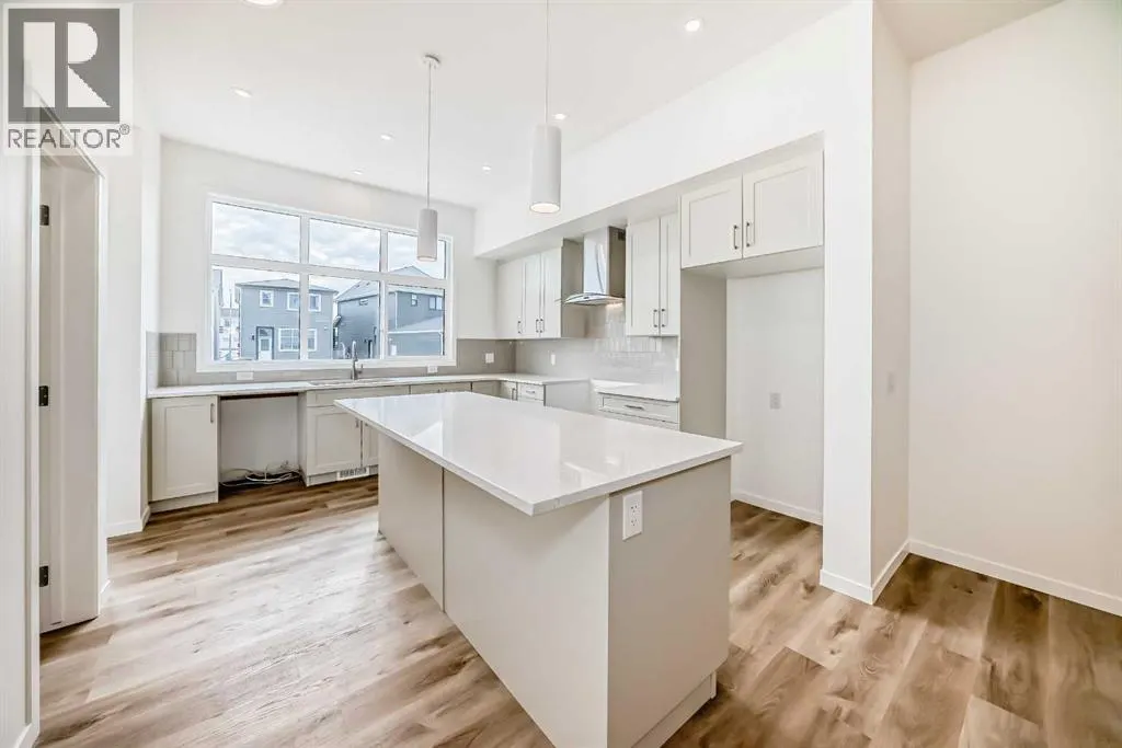 36 Mercado Road SE