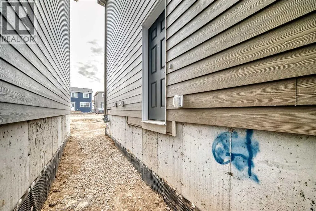 36 Mercado Road SE