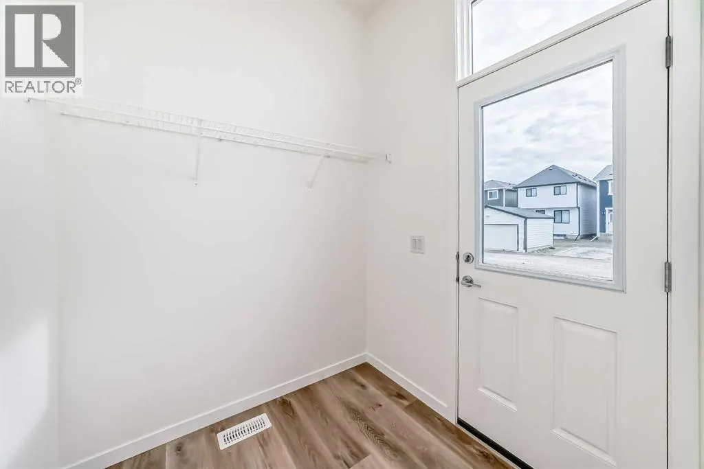 36 Mercado Road SE