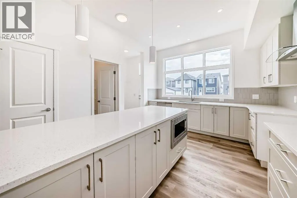 36 Mercado Road SE