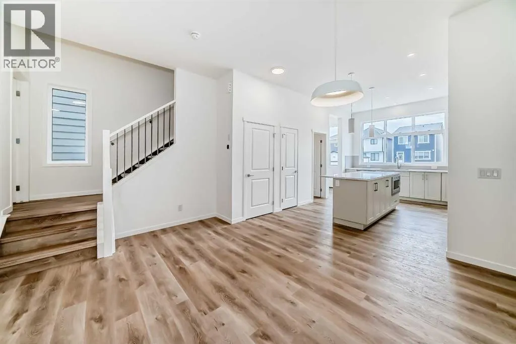36 Mercado Road SE