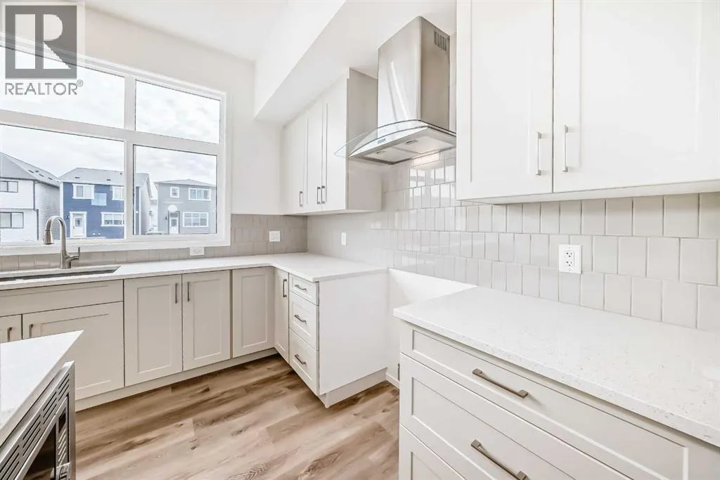 36 Mercado Road SE