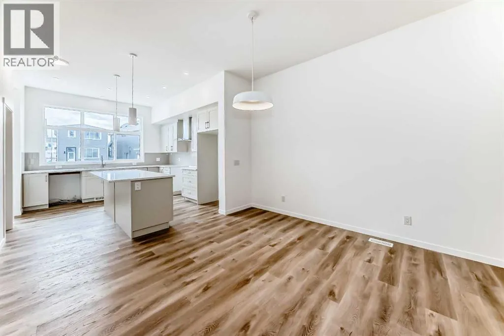 36 Mercado Road SE