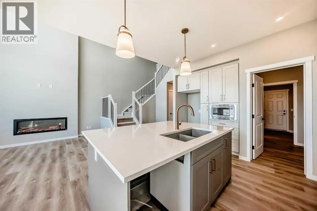 103 Mercado Crescent SE