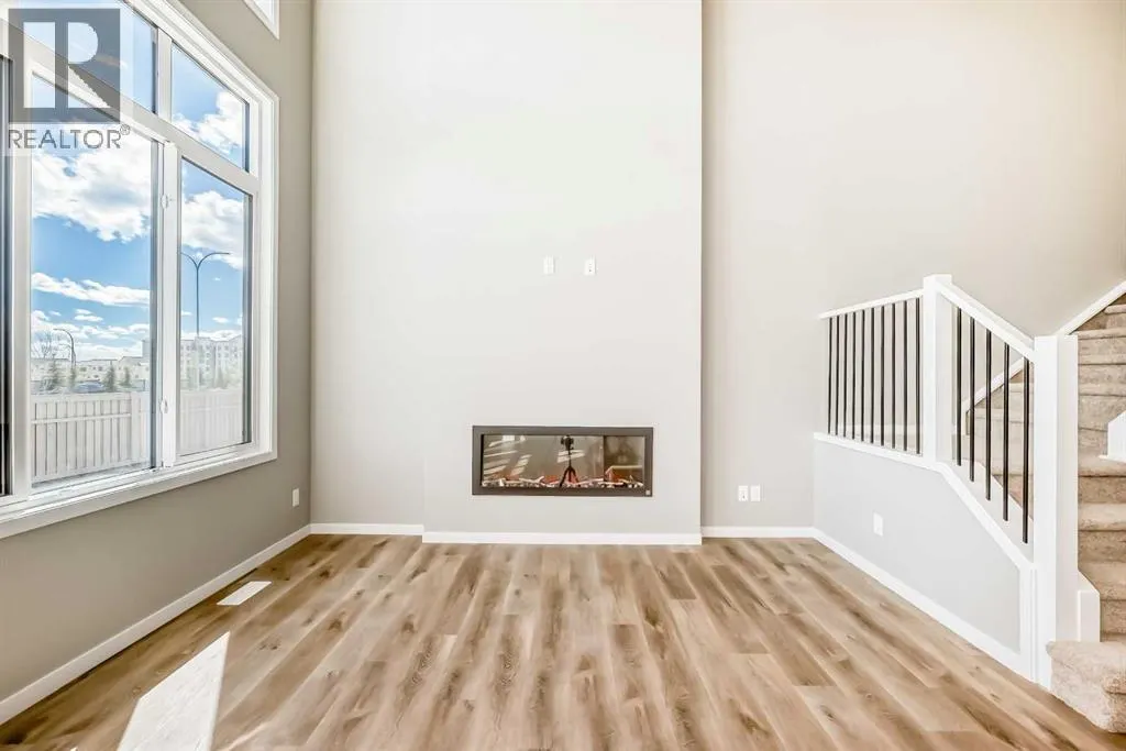 103 Mercado Crescent SE