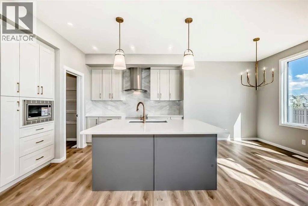 103 Mercado Crescent SE